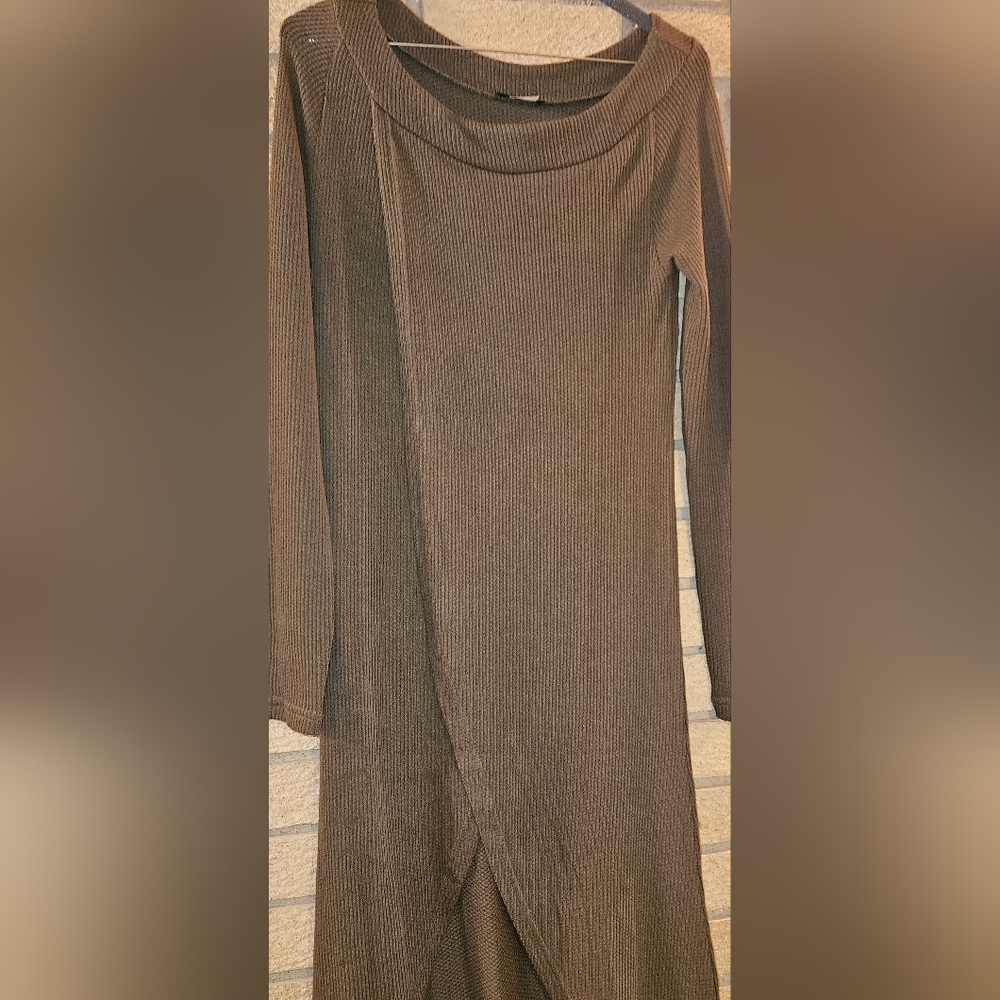 NWOT Casual high low ribbed top. - Picture 2 of 5